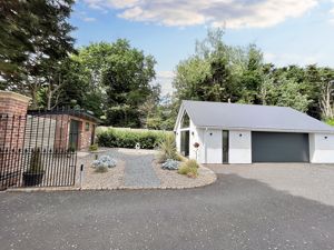 Garage- click for photo gallery